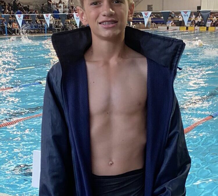 Delmar Benecke presteer in Swem