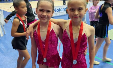 Antjie Samuel en Nina Burger presteer in Gimnastiek