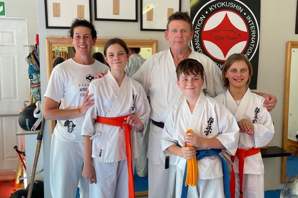 Jannies ontvang Kyokushin Karate kleur belt